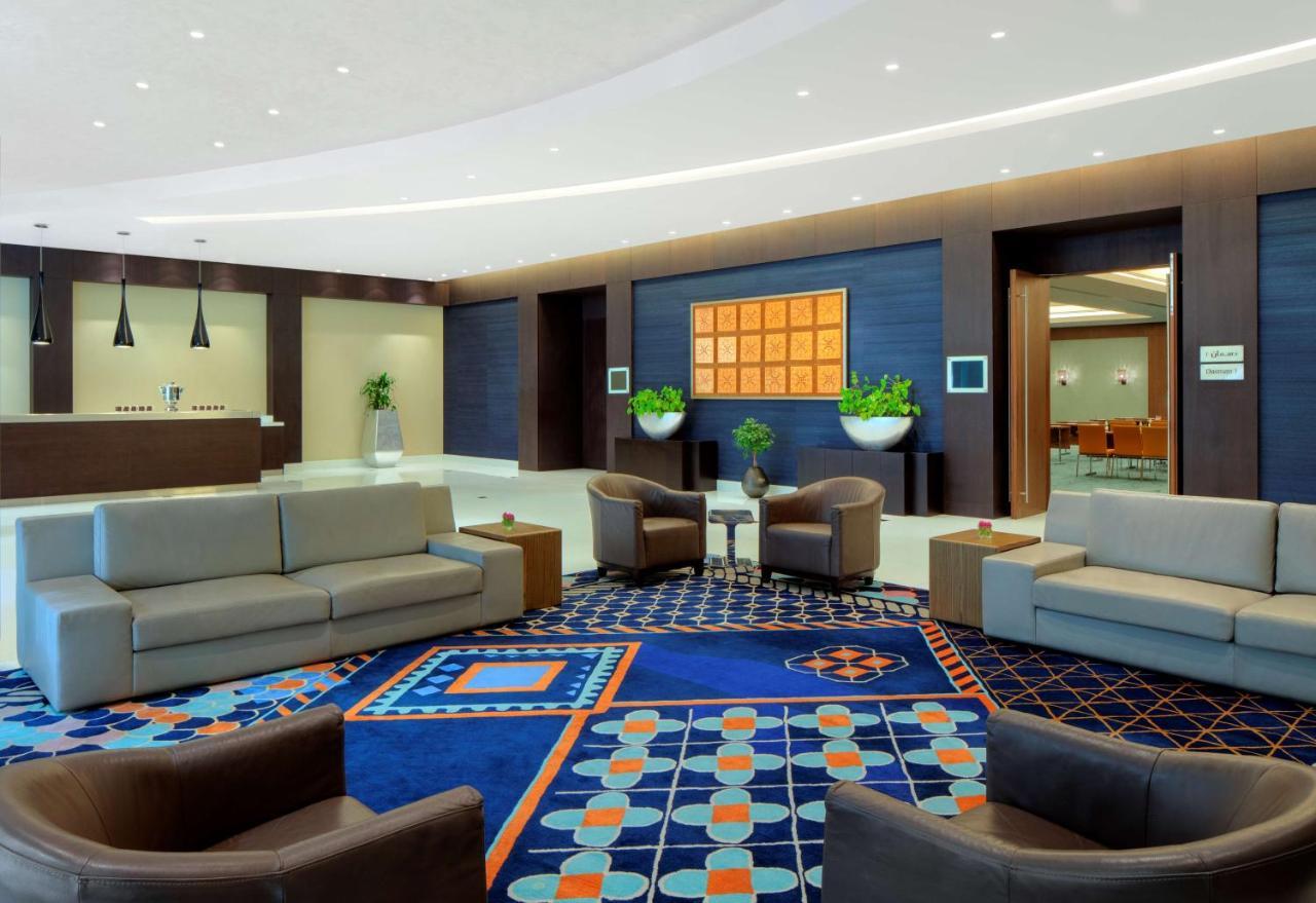 Radisson Blu Hotel, Kuwait Kuwait City Eksteriør bilde The lobby of the hotel