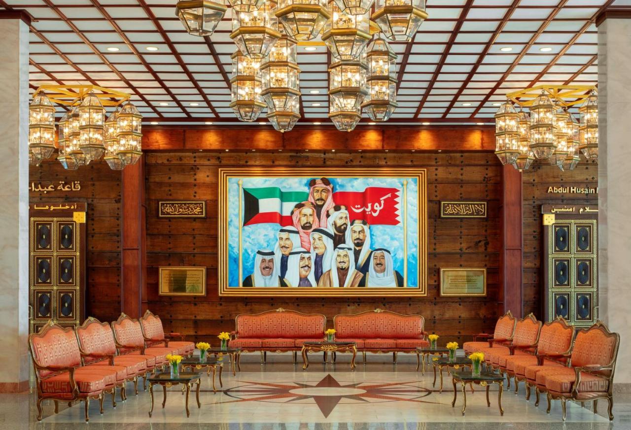 Radisson Blu Hotel, Kuwait Kuwait City Eksteriør bilde The lobby of the hotel
