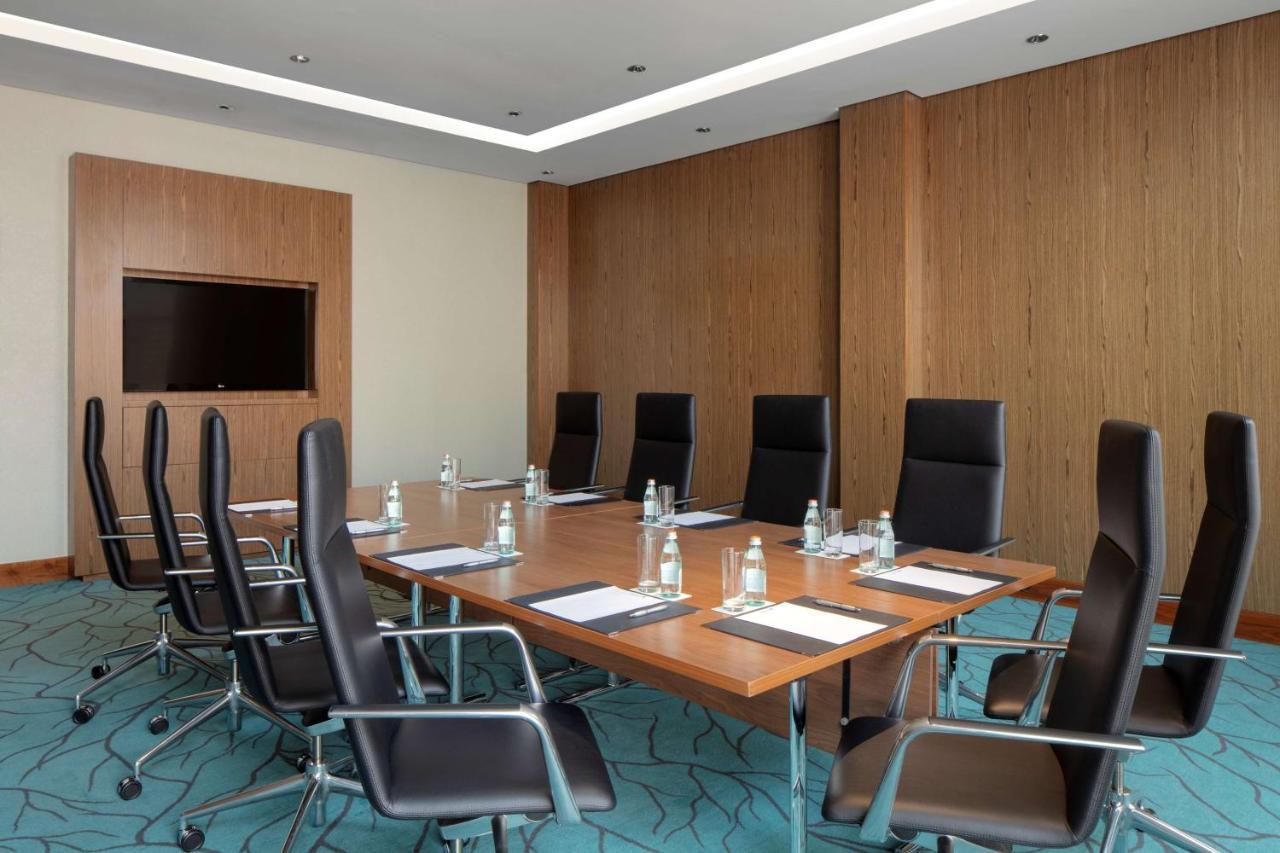 Radisson Blu Hotel, Kuwait Kuwait City Eksteriør bilde Meeting room