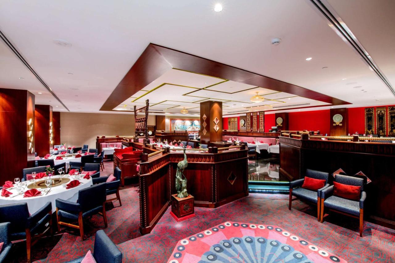 Radisson Blu Hotel, Kuwait Kuwait City Eksteriør bilde The interior of the restaurant