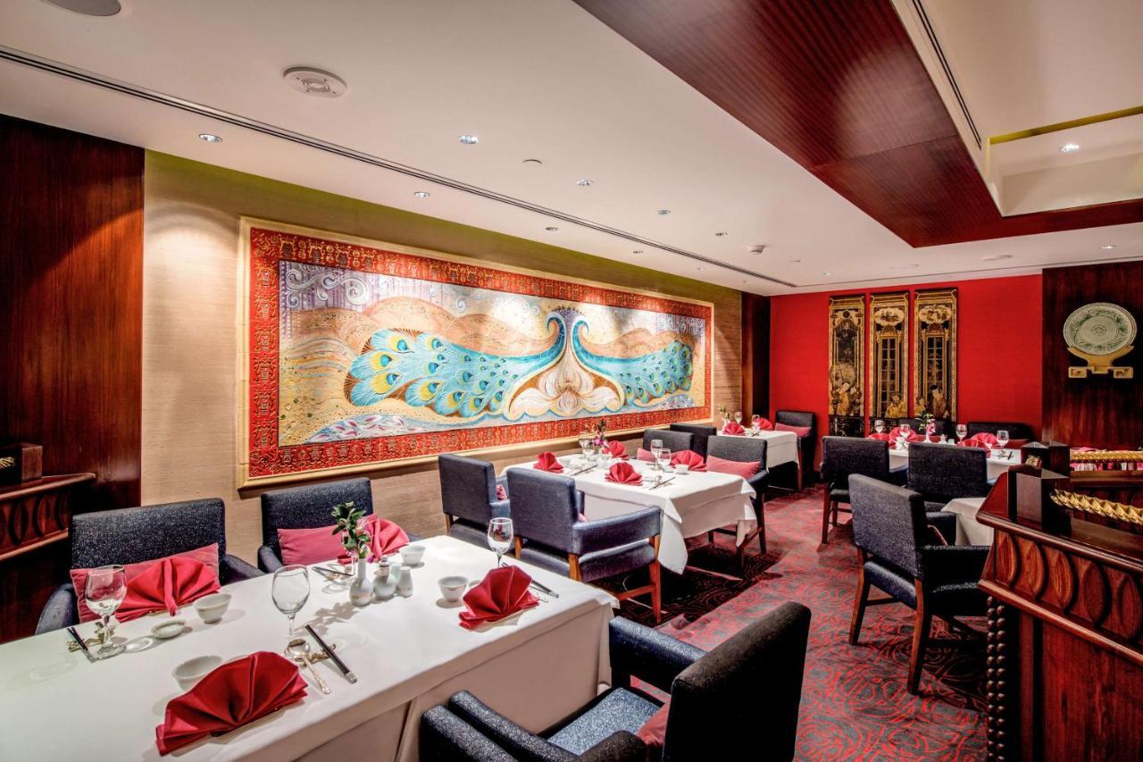Radisson Blu Hotel, Kuwait Kuwait City Eksteriør bilde The interior of the restaurant